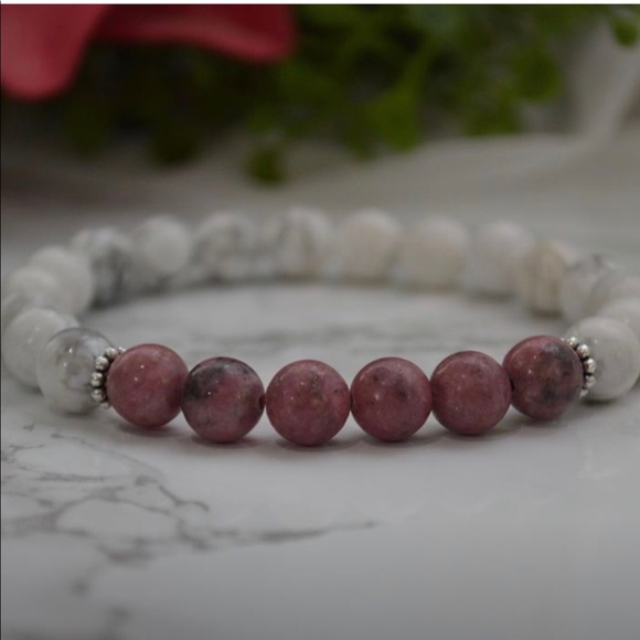 Rhodonite and Howlite Bracelet - Picture 1 of 1